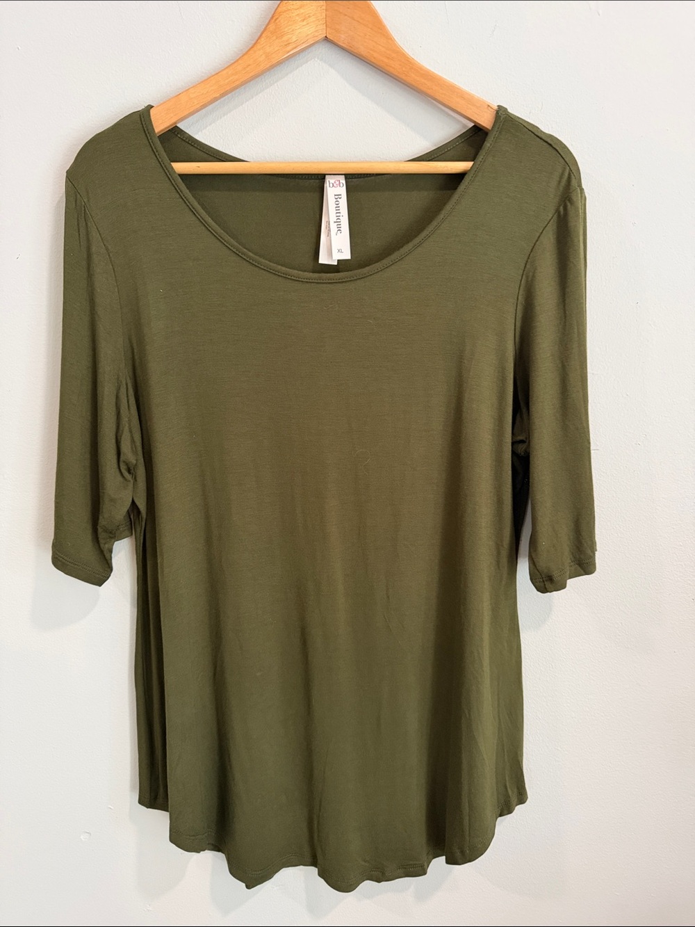 B‎ & B Boutique Olive Scoop Neck Elbow Sleeve Top